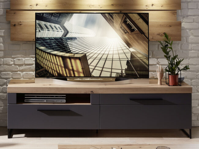 10J4GH32 Loft-Two TV